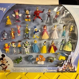 Disney 30-Piece Colorful Character Figurine Set